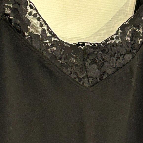 NWT Torrid Foxy Lace Trim V-Neck Cami - Black - Size - Picture 5 of 9